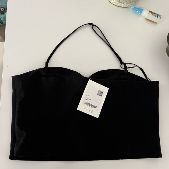 BNWT Black Halter Crop Top from Oak and Fort with Removable strap. - Picture 2 of 4